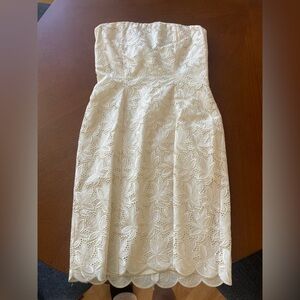 Vintage Cream White Strapless Sheath Dress with Chic Floral Pattern Bridal